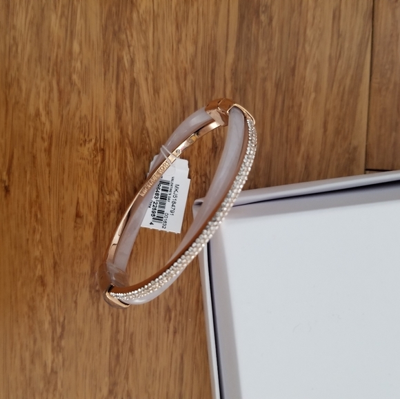 Michael Kors - Pavé rose gold tone wisteria bangle - Picture 4 of 11